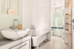 Dinbnb Apartments I Characteristic Townhouse with Bathtub